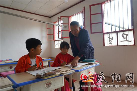 【尋找最美鄉村教師】胡廣平：六個學生的學校 一個老師的堅守