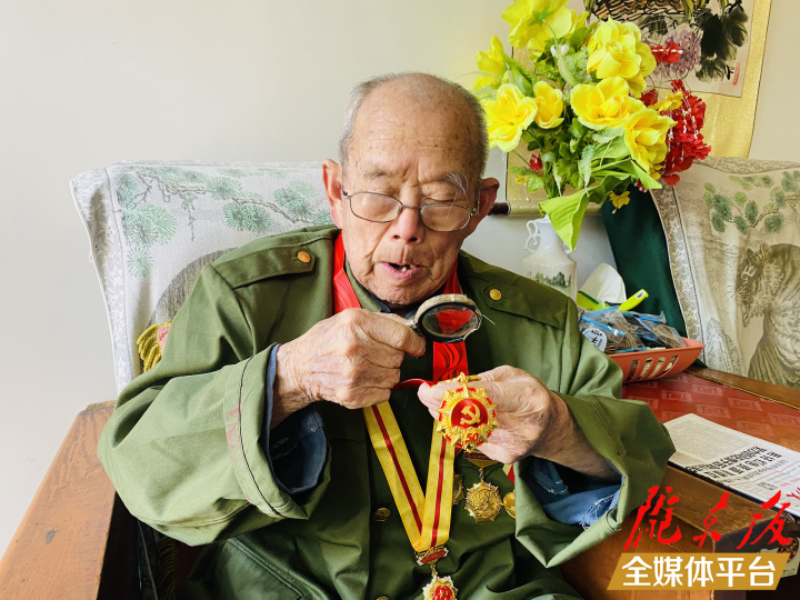 【光榮在黨50年】徐連江：“永遠跟黨走，永遠都愛國！”