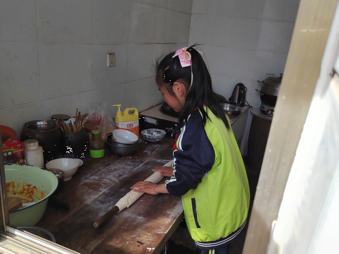 【新時代慶陽好少年·高文靜】稚肩擔孝義，自強逐光行