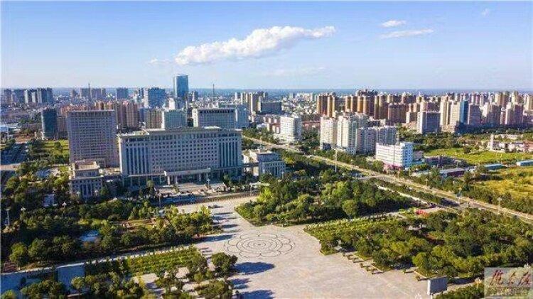 2022年，我市環(huán)境空氣優(yōu)良天數(shù)達297天。隴東報全媒體記者 俄少飛 攝