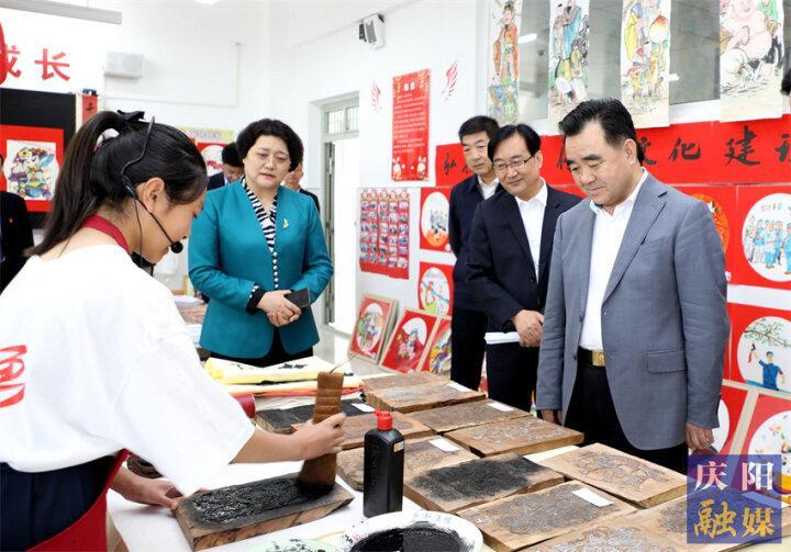 向全市少年兒童致以節日祝福！黃澤元開展“六一”國際兒童節慰問活動