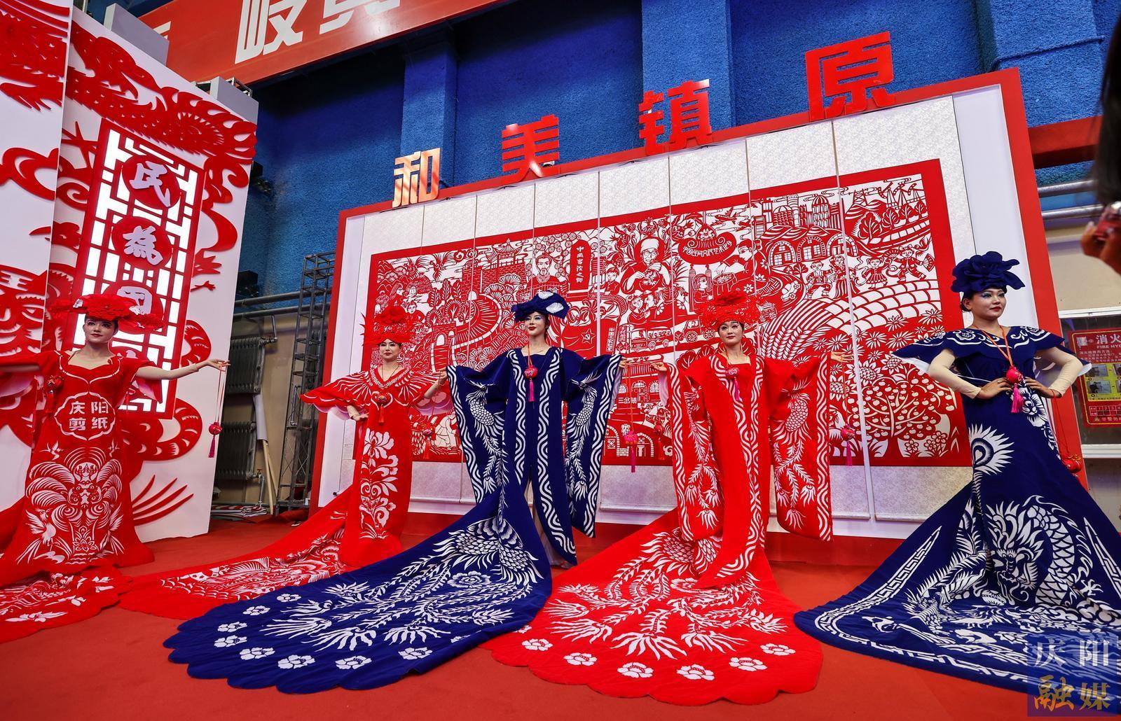 【攝影報道】香包、刺繡、剪紙……慶陽民俗文化精品展區中哪些展品驚艷到你