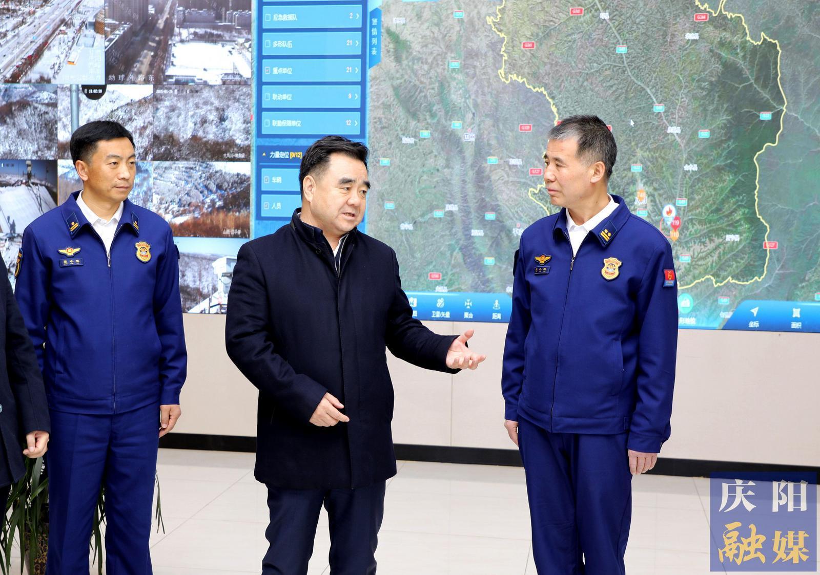 黃澤元看望慰問能源企業干部職工駐慶部隊官兵和消防救援指戰員