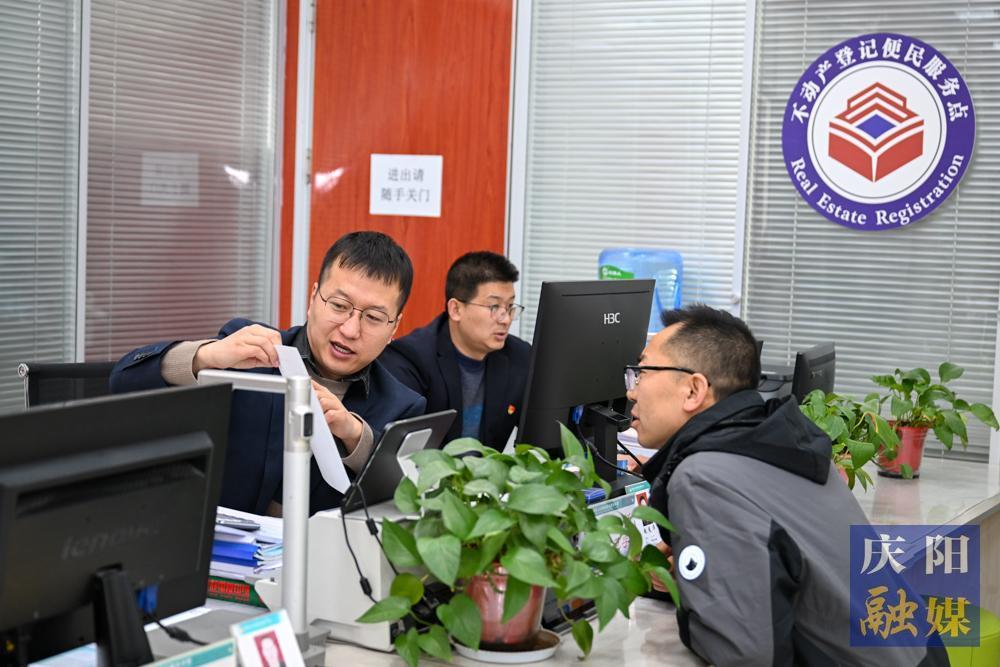 【攝影報道】新春開工第一天，慶陽市各行各業(yè)元?dú)鉂M滿啟新程