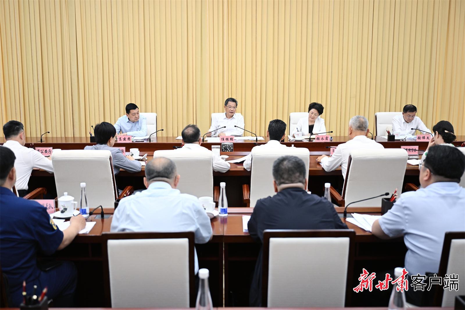 任振鶴在第八屆絲綢之路（敦煌）國際文化博覽會組委會會議上強調(diào) 在彰顯特色追求實效上下功夫 以文化為重要支點為高質(zhì)量發(fā)展增添動能